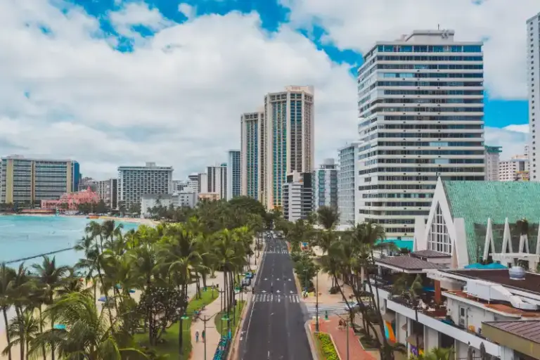 a street view of Honolulu
